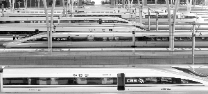 6月23日,京滬高鐵380系列動車停靠在即將啟用的上海虹橋站京滬站臺。新華社發src="/xwtj/UploadFiles_1579/201106/20110624151650221.jpeg"