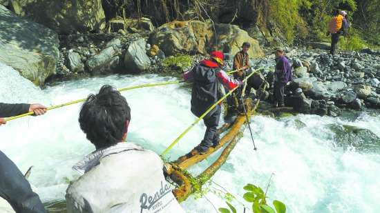 點(diǎn)擊進(jìn)入下一頁src="/xwtj/UploadFiles_1579/201110/20111014090416818.jpg"